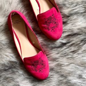 Zara Trafuluc SS’13 hot pink flats w black tiger